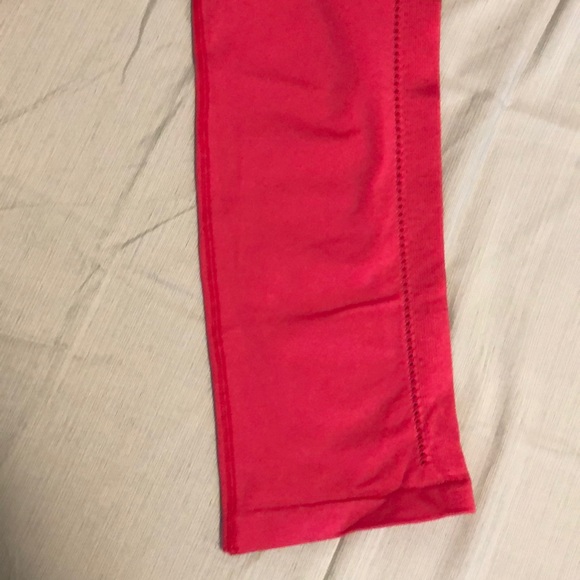 Nike Active Dry Fit Capri Pink Pants Size Medium - Picture 6 of 7